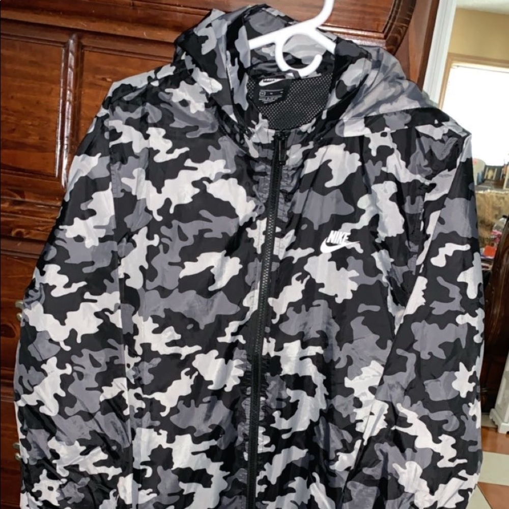 Nike windbreaker 🔥